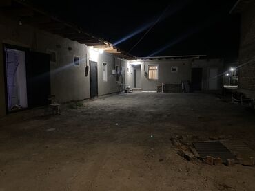 дом двух этажный: 2 бөлмө, Жарым -жартылай эмереги бар