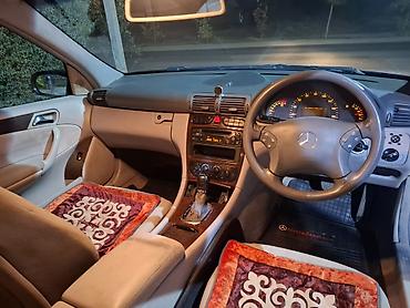 справа: Mercedes-Benz C-Class: 2003 г., 2 л, Автомат, Газ, Седан — 6