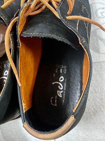 Кроссовки и спортивная обувь: Мужская обувь — набор из 3 пар Каждая по 1500 Состояние нового носили — 12