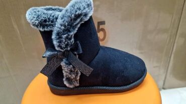 ugg fashion and friends: Ugg boots, UGG, Size - 36