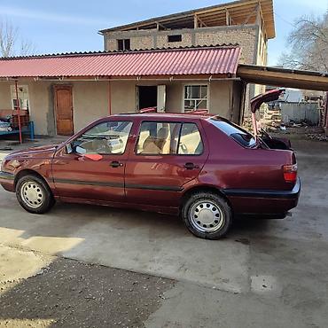 Volkswagen: Volkswagen Vento: 1992 г., 1.8 л, Седан — 1