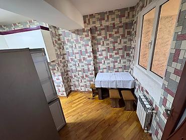 qarayev: Nizami rayonu, Qara Qarayev metrosunun çıxışı, Nəbz Klinikasının — 8