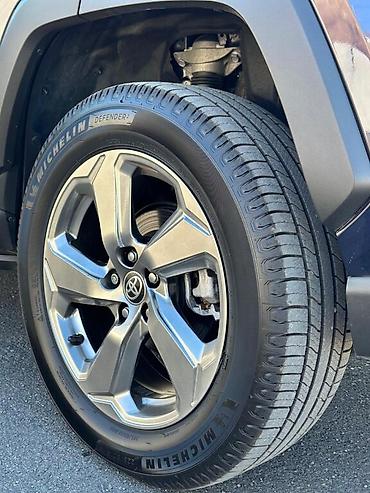 Toyota: Toyota RAV4: 2019 г., 2.5 л, Вариатор, Гибрид, Кроссовер — 14