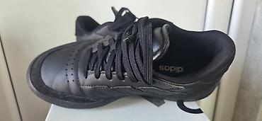 snizenja: Adidas patike – crne, niskog profila Nošene par puta,kao nove - Model — 2