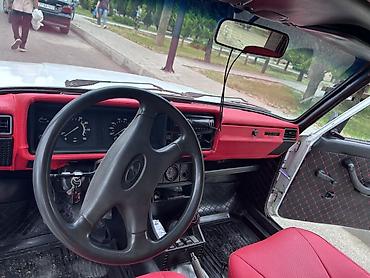 avto aksesuar kredit: VAZ 2107, ağ rəng, salon yenilənmiş. Xüsusiyyətlər: - Korpus: sedan — 2