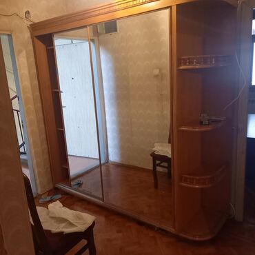шкаф купе угловой в спальню: İşlənmiş, Kupe, 2 qapılı Düz dolab, Qarderob, paltar dolabı, Azərbaycan