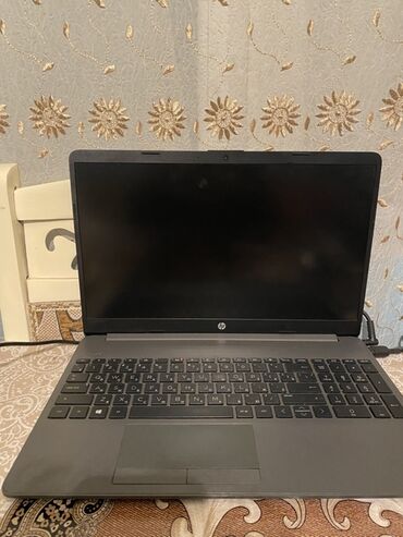блок: HP noutbuk - Model: HP (15.6" seriyası – korpusda HP loqosu, tam