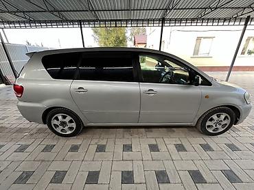 Toyota Ipsum: 2002 г., 2.4 л, Автомат, Бензин, Минивэн