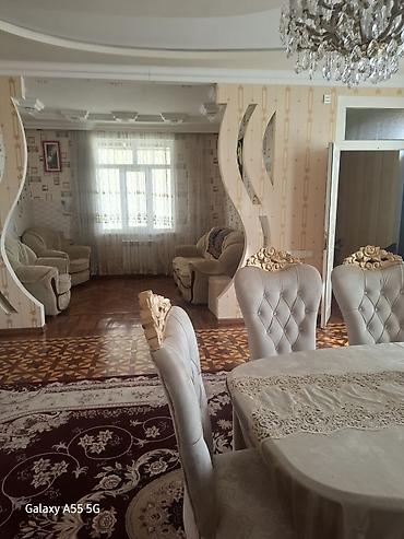 Həyət evləri və villaların satışı: 2 mərtəbəli həyət evi - Fasadda karnizli daş işləmə, birinci — 12