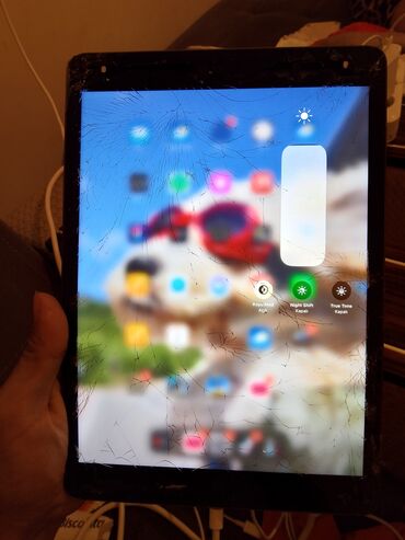 Apple iPad: Məhsul: Apple iPad (Space Gray) Xüsusiyyətlər və detallı təsvir: -