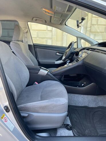 Toyota: Toyota Prius: 1.8 l | 2014 il Hetçbek — 9