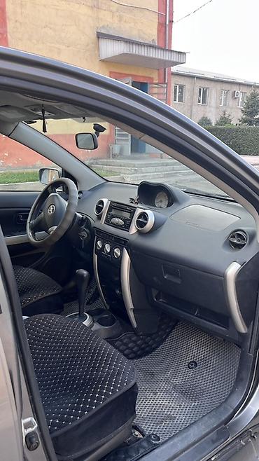 радиато: Toyota Ist: 2004 г., 1.4 л, Автомат, Бензин, Хэтчбэк — 5