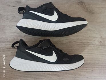 Dečija obuća: Nike revolution patike broj 27,5. Unut.gazište 16,5 cm. Odlične