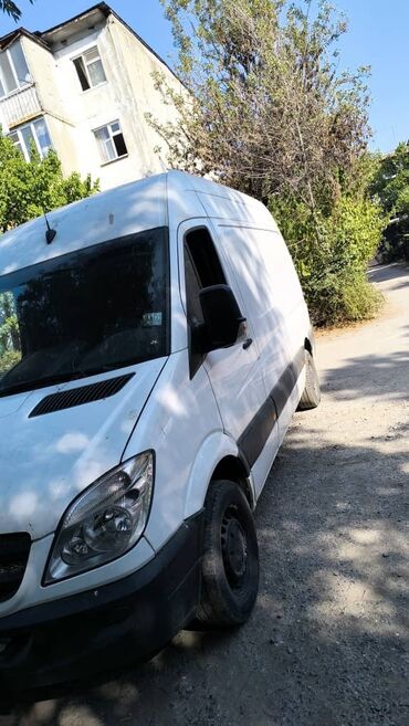 бак бензина: Жеңил жүк ташуучу унаа, Mercedes-Benz