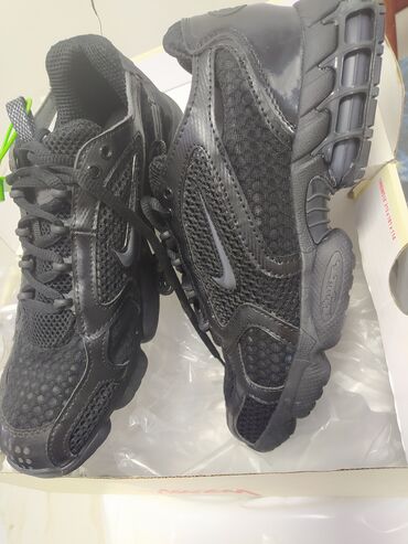 спортивные костюмы для женщин: Мужские кроссовки, 41.5, Nike, Новый, цвет - Черный