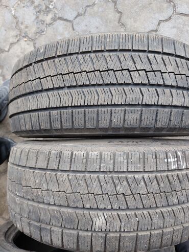 Шины: Шины 200 / 50 / R 17, Зима, Б/у, Пара, Легковые, Япония, Bridgestone