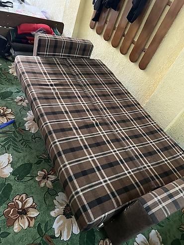 диван раскладной 2 х местный: Продается в отличном качестве г.Кара-Балта Писать на WhatsApp: 2 метр — 4