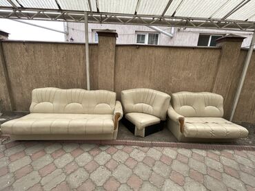 реставрация диванов: Угловой диван, цвет - Бежевый, Б/у