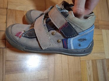 Dečija obuća: Cipele br 25 sa malim tragovima korišćenja odlicnog kvaliteta