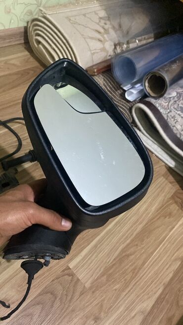 Yan və salon güzgüləri: Sol, Ford