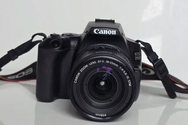 Фотоаппараты: Продаю НОВЫЙ фотоаппарат Canon EOS 250d .Готов к любым проверкам. В — 15