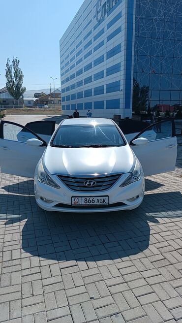 Hyundai: Hyundai Sonata: 2010 г., 2 л, Автомат, Газ, Седан