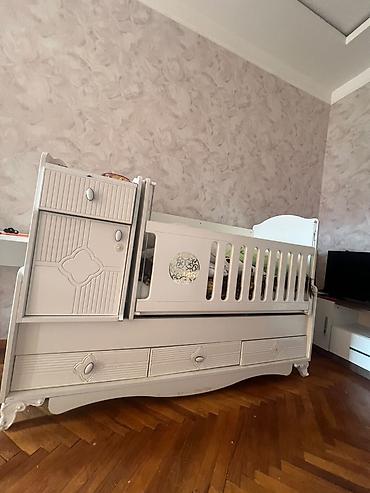 bewiy: Oğlan və qız üçün, İşlənmiş, Dördbucaq, Beşik, Dəst ilə, Matras ilə, Yellənmə mexanizmsiz — 1