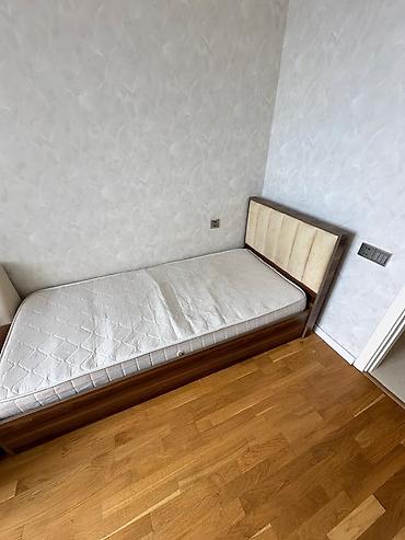 Ev üçün mebel: Bir nəfərlik çarpayı və döşək dəsti - Ölçü: təxmini 90x190 sm (tək — 4