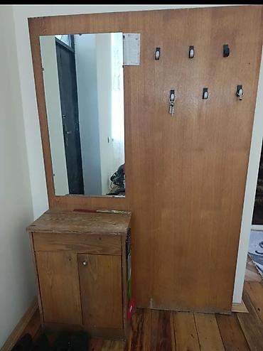 divar skafi: Dəhliz üçün asılqanlı güzgü və dolab komplekti - Material: ağac/taxta — 1