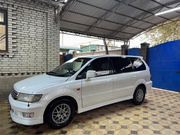 правый руль: Mitsubishi Chariot: 1999 г., 2.4 л, Автомат, Бензин, Вэн/Минивэн