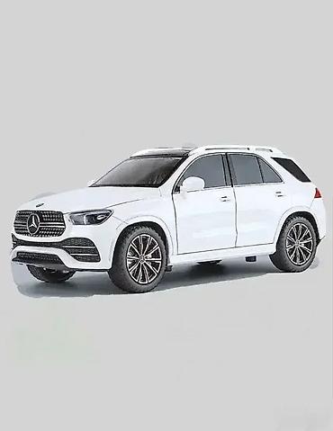 patike 2023: Mercedes gls350 beli svetleći metalni. mercedes gls350 beli svetleći — 1