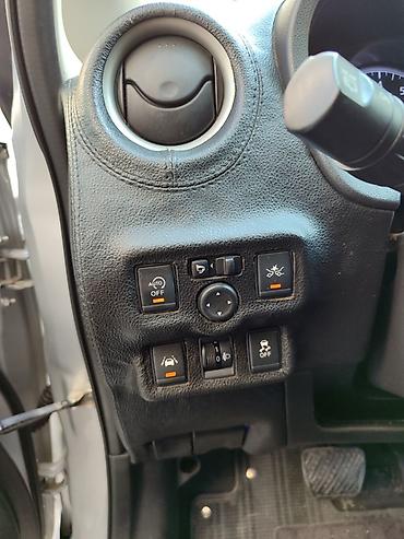 prado satisi: Nissan Note (gümüş rəng), 5 qapılı hatchback - Yanacaq: benzin - — 8