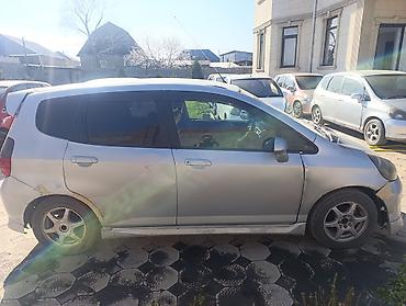 e klass: Honda Fit: 2002 г., 1.3 л, Автомат, Бензин, Хэтчбэк — 4
