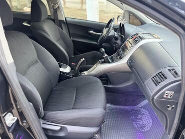 Toyota: Toyota Auris: 1.4 l | 2008 il Sedan — 5