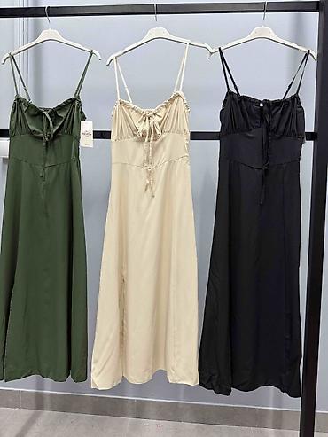 crocs usce: Letnja maxi haljina na bretele
1600 din
S M L — 5