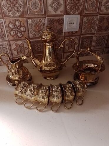 tovuzda ev satilir: Çay dəsti, rəng - Qızılı, Metal