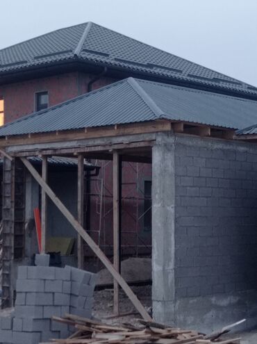 крепление на крышу: Кровля из профнастила для частных домов и хозяйственных построек -