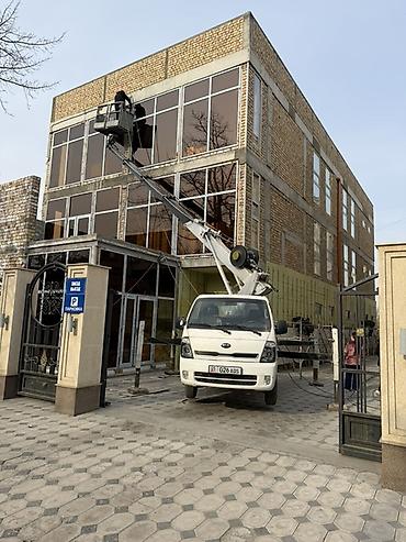 mobile stand: Аренда автовышки (автогидроподъёмника) - Тип: коленчатая автовышка на — 1