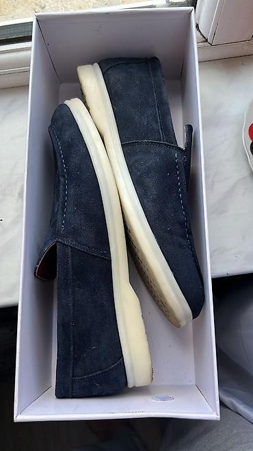 Ayaqqabılar: - Məhsul: Kişi slip-on ayaqqabı - Material: Zəngin toxumalı süet — 1