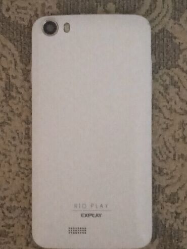 продаю холодильник бу: Explay Rio Play smartfonu - Rəng: ağ arxa qapaq, qara ön panel - Arxa