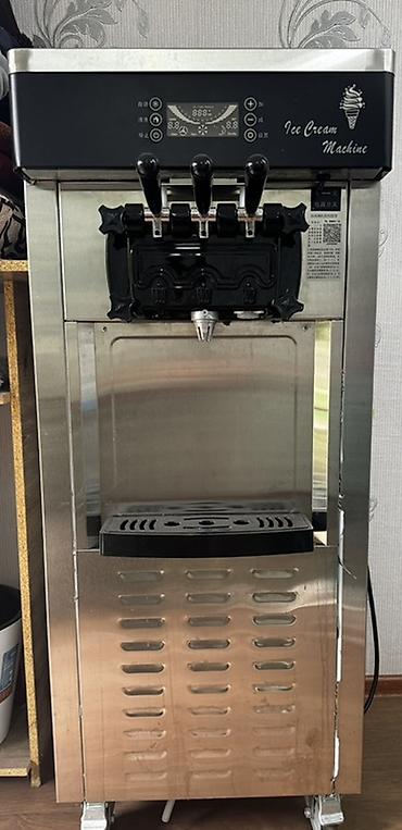 Профессиональный аппараt для мягкого мороженого (Ice Cream Machine)