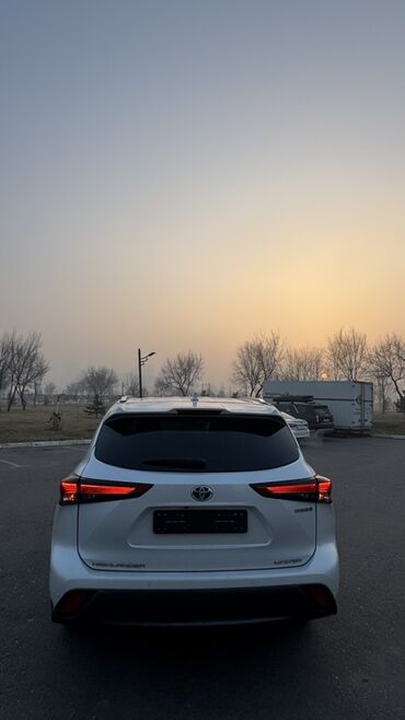 Toyota: Toyota Highlander: 2023 г., 2.5 л, Автомат, Бензин, Кроссовер — 7