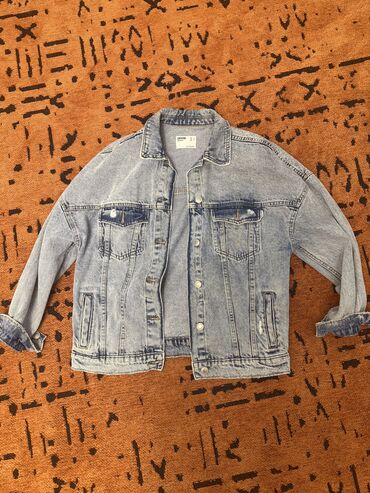 женские куртки с капюшоном: Cins kurtka, Bershka, XS