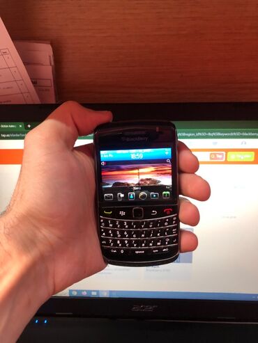 150 manata telefonlar: Blackberry Bold 9780, rəng - Qara
