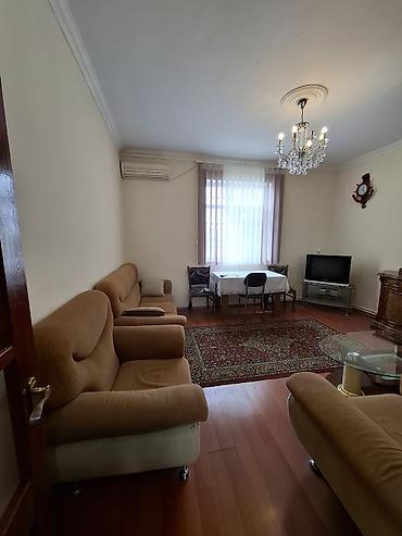 qurtulus 93 kiraye ev: Xırdalanda 3 saylı məktəbin yaxınlığında. Olimp mtkda. 4/3. Bütün — 4