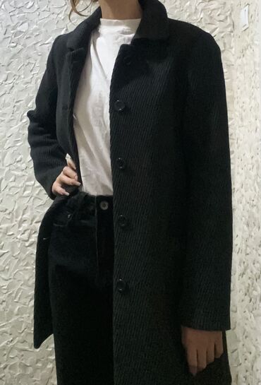 мужское пальто удлиненное: Пальто. Оригинал 
Бренд- GEOX. 
Размер- на 12 лет