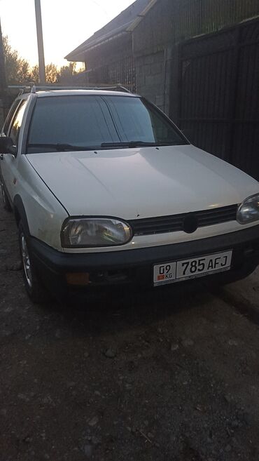 ручки гольф 3: Volkswagen Golf: 1994 г., 1.8 л, Механика, Бензин, Универсал