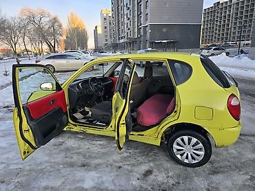 Daihatsu: Daihatsu Sirion: 1998 г., 0.1 л, Механика, Бензин, Хэтчбэк — 10