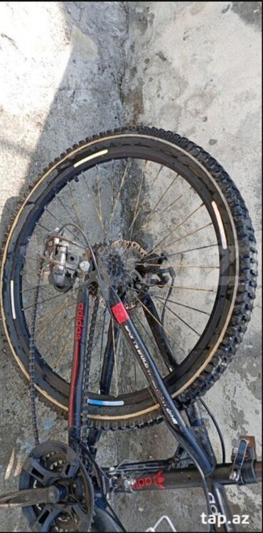 İdman velosipedləri: İşlənmiş BMX velosipedi Adidas, 24", Ünvandan götürmə — 2