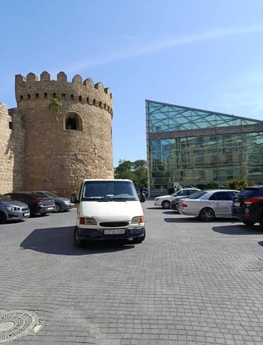 Ford transit icarəyə verilir.sürücü ilə birlikdə.baqajı 2.30